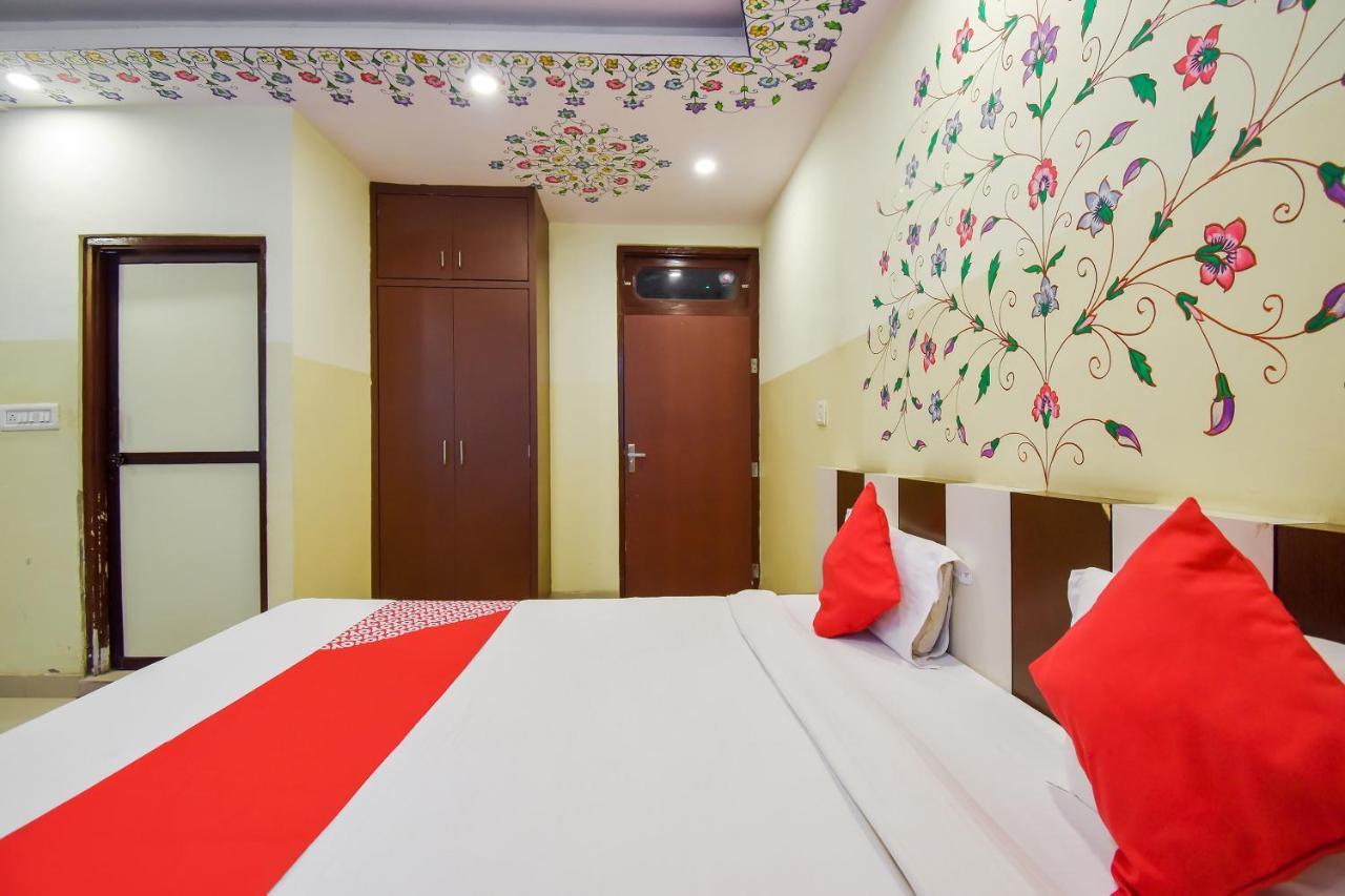 Oyo 11389 Hotel Ng Palace ジャイプール エクステリア 写真