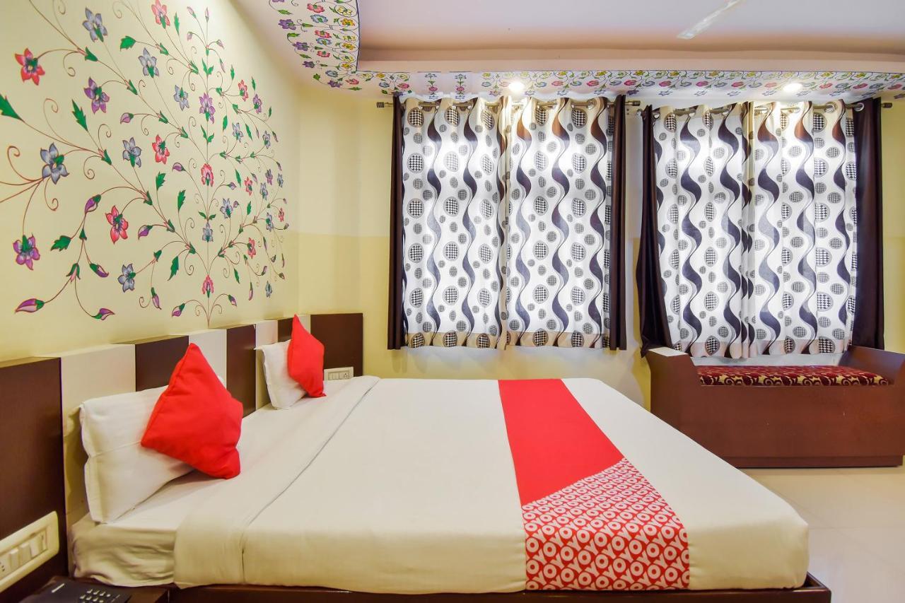Oyo 11389 Hotel Ng Palace ジャイプール エクステリア 写真